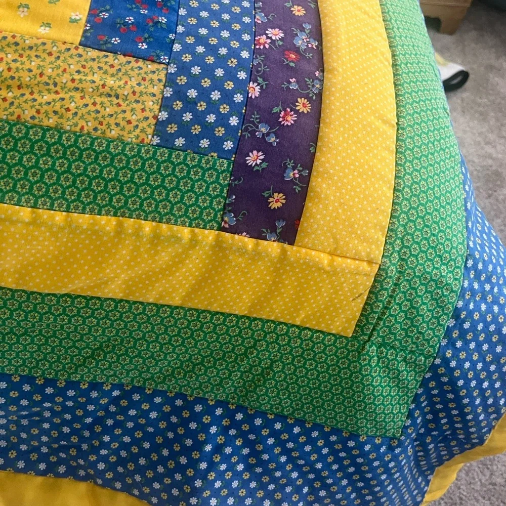 HANDMADE QUILT Pieced LOG CABIN COURTHOUSE STEP Colorful Patchwork Retro